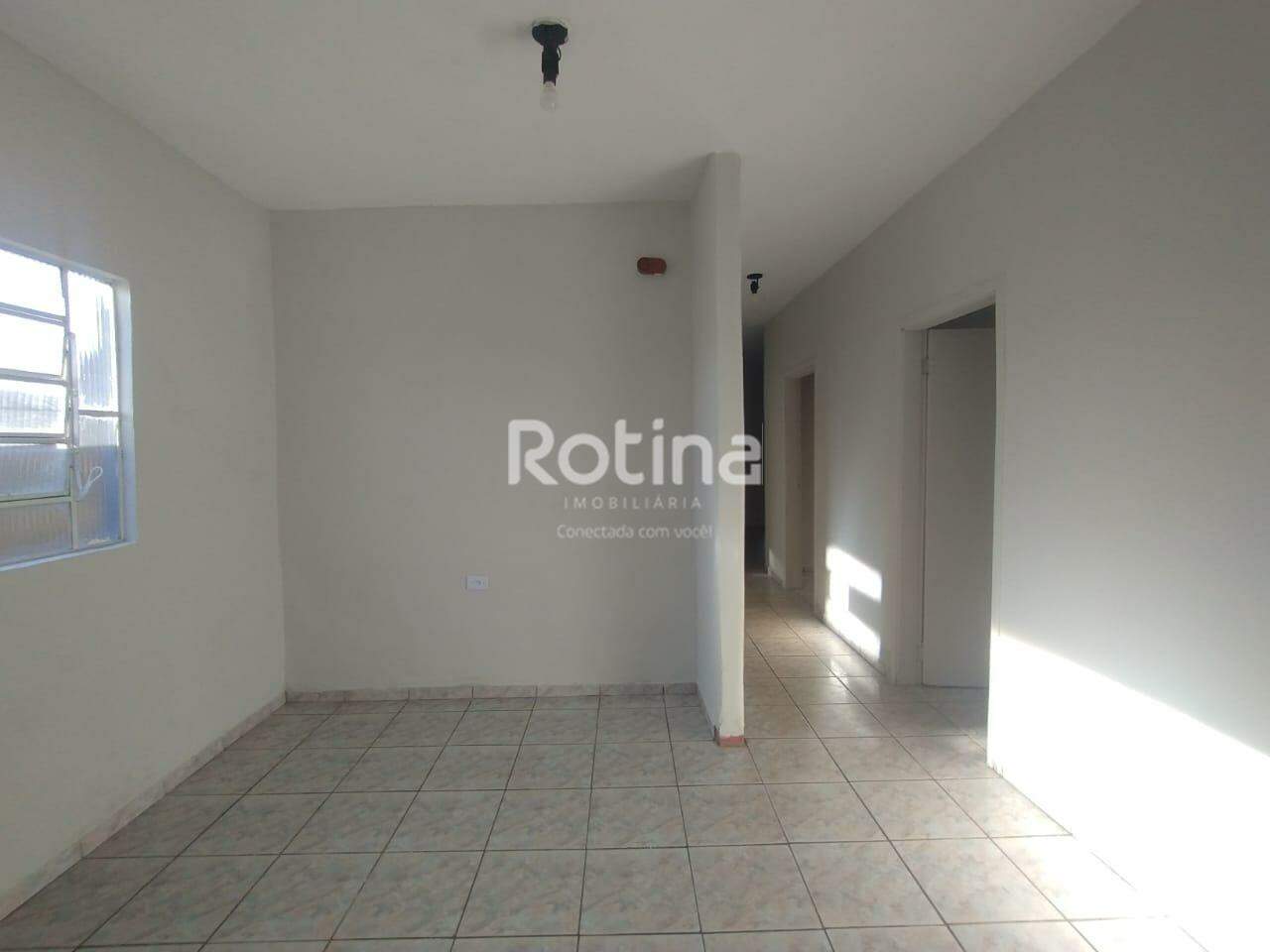Casa para alugar, 3 quartos em Uberlândia no bairro Custódio Pereira no valor de R$ 2.300,00 - Rotina Imobiliária: 