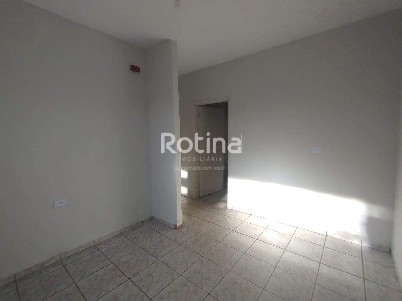 Casa para alugar, 3 quartos em Uberlândia no bairro Custódio Pereira no valor de R$ 2.300,00 - Rotina Imobiliária: 