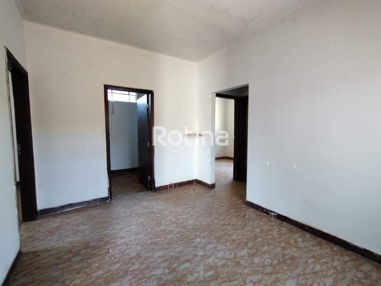 Casa para alugar, 3 quartos em Uberlândia no bairro Custódio Pereira no valor de R$ 1.750,00 - Rotina Imobiliária: 