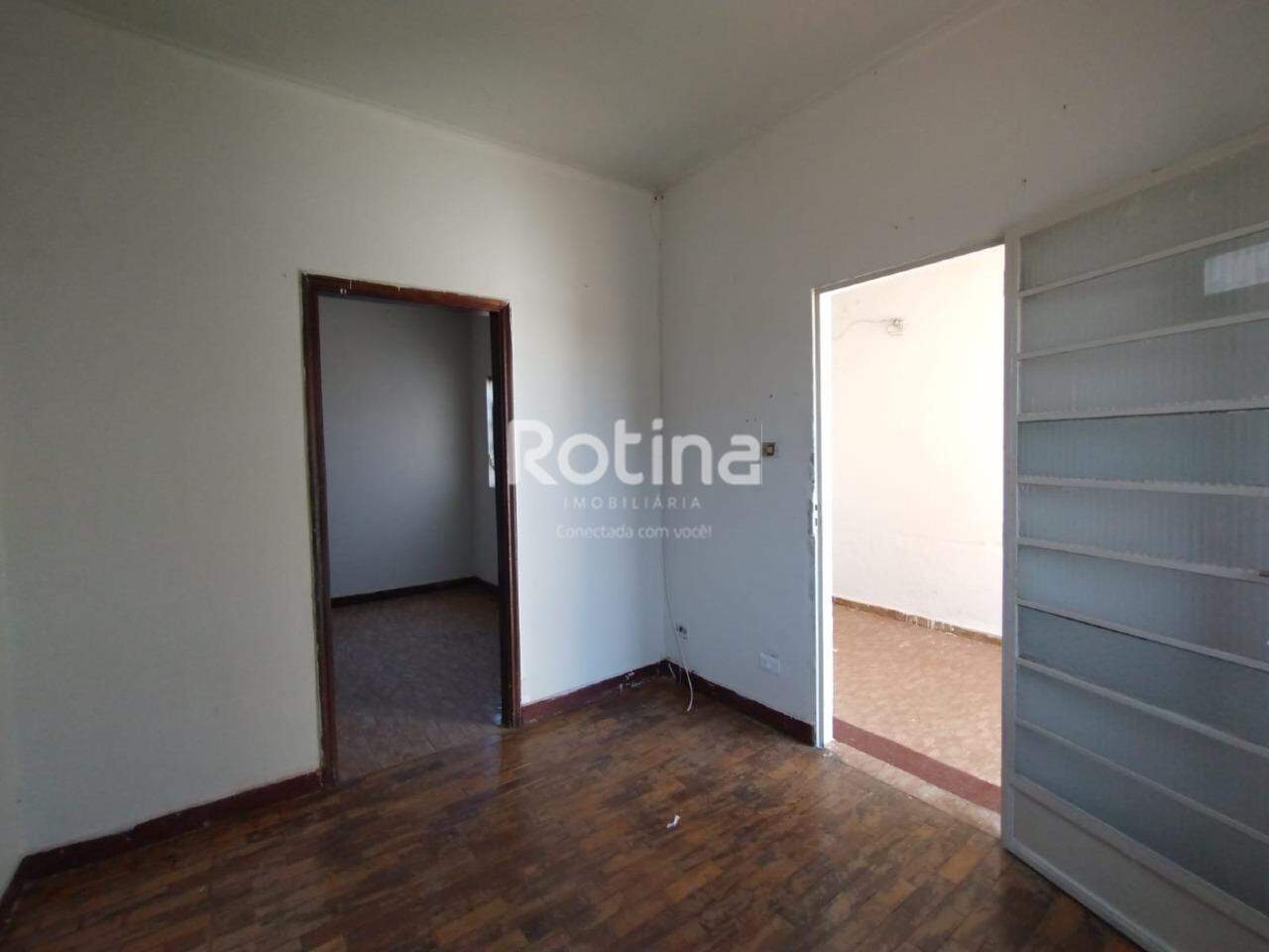 Casa para alugar, 3 quartos em Uberlândia no bairro Custódio Pereira no valor de R$ 1.750,00 - Rotina Imobiliária: 