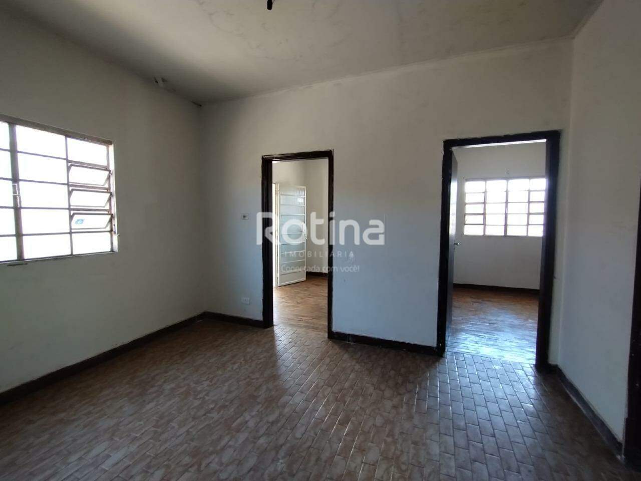 Casa para alugar, 3 quartos em Uberlândia no bairro Custódio Pereira no valor de R$ 1.750,00 - Rotina Imobiliária: 
