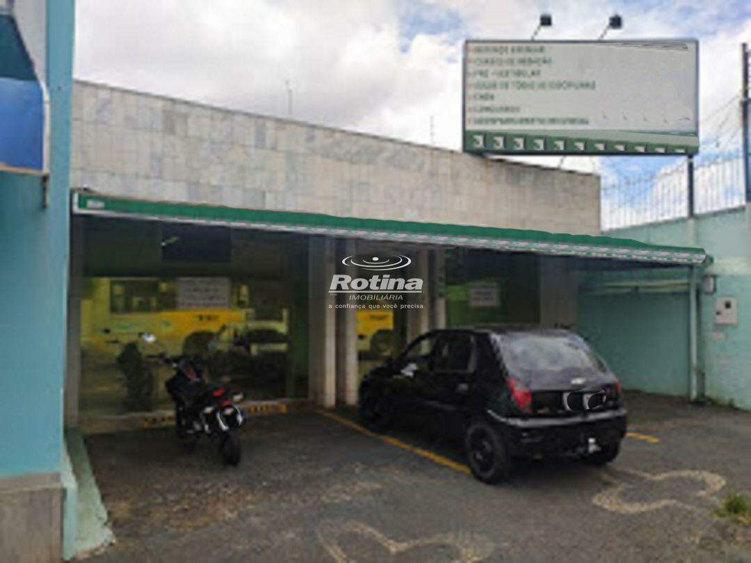 Casa Comercial para alugar, em Uberlândia no bairro Nossa Senhora Aparecida no valor de R$ 7.000,00 - Rotina Imobiliária: 
