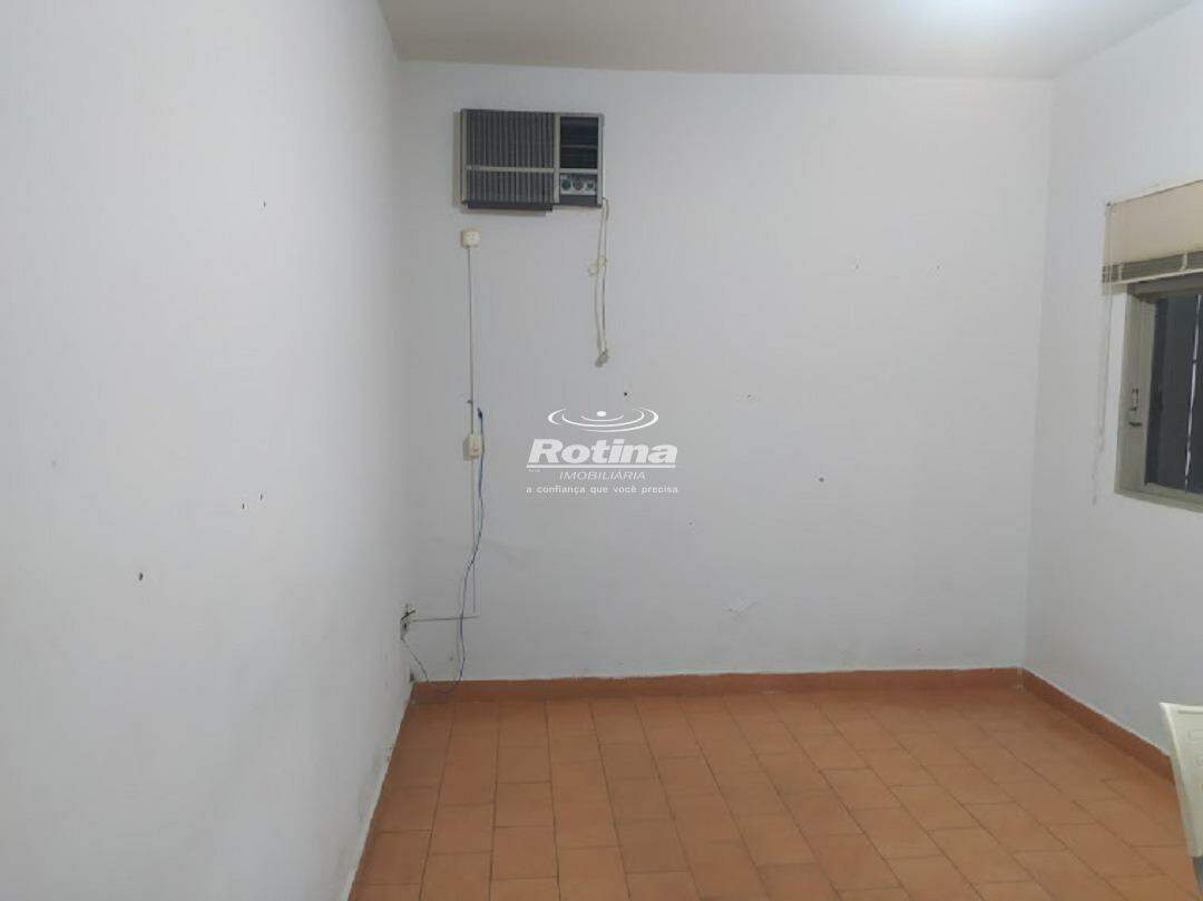 Casa Comercial para alugar, em Uberlândia no bairro Nossa Senhora Aparecida no valor de R$ 7.000,00 - Rotina Imobiliária: 