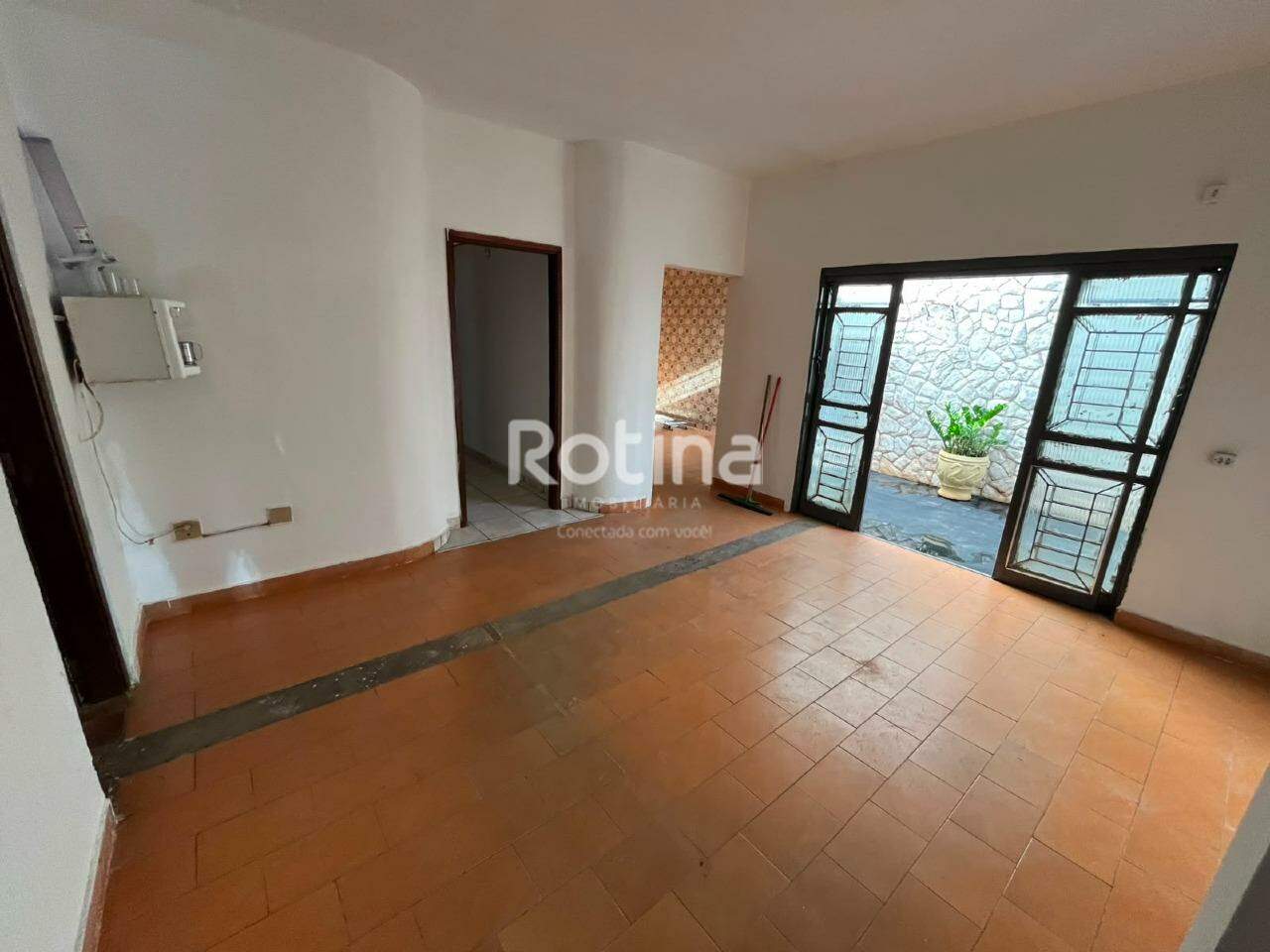 Casa Comercial para alugar, em Uberlândia no bairro Nossa Senhora Aparecida no valor de R$ 7.000,00 - Rotina Imobiliária: 