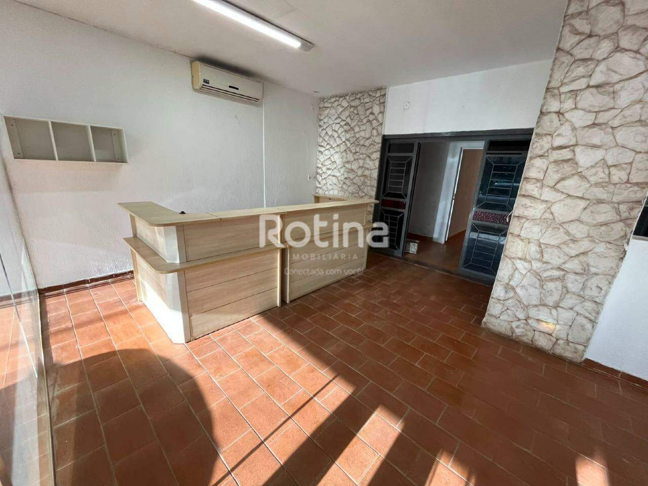 Casa Comercial para alugar, em Uberlândia no bairro Nossa Senhora Aparecida no valor de R$ 7.000,00 - Rotina Imobiliária: 