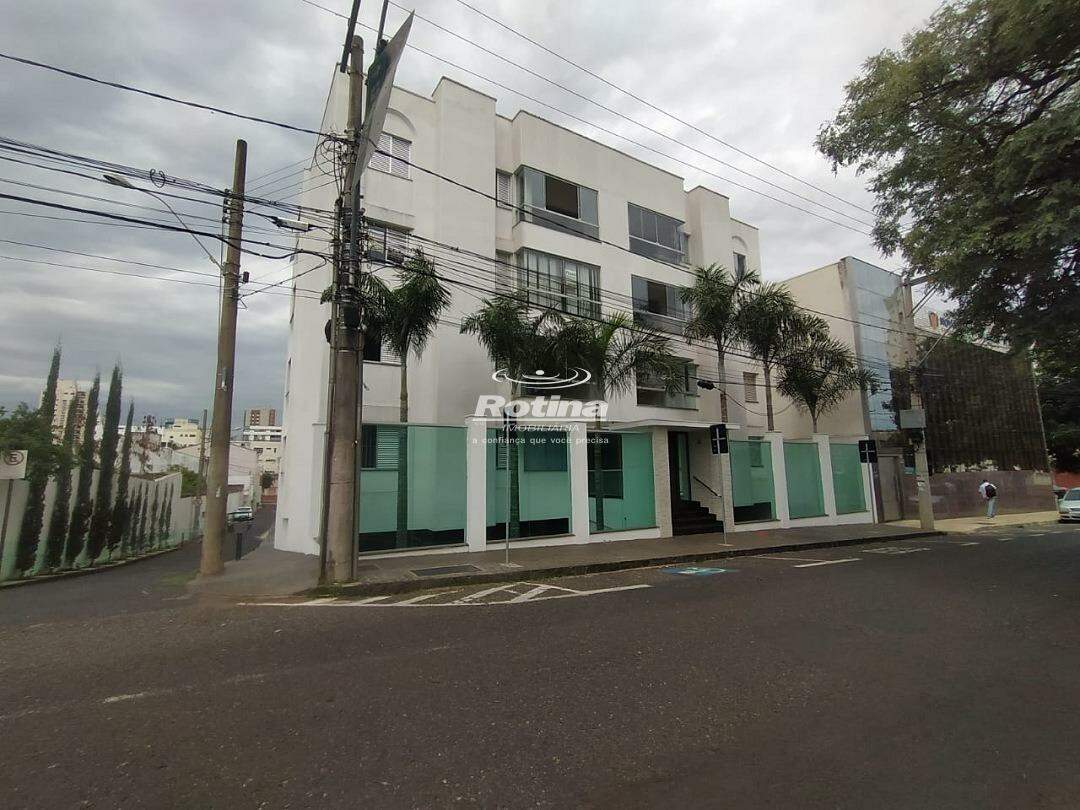 Apartamento para alugar, 3 quartos em Uberlândia no bairro Centro no valor de R$ 1.700,00 - Rotina Imobiliária: 