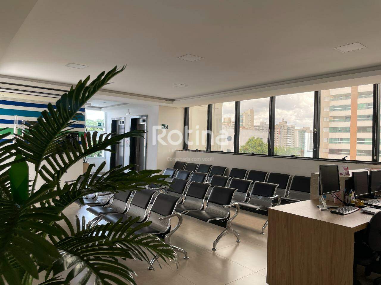 Sala para alugar, em Uberlândia no bairro Osvaldo Rezende no valor de R$ 2.000,00 - Rotina Imobiliária: 