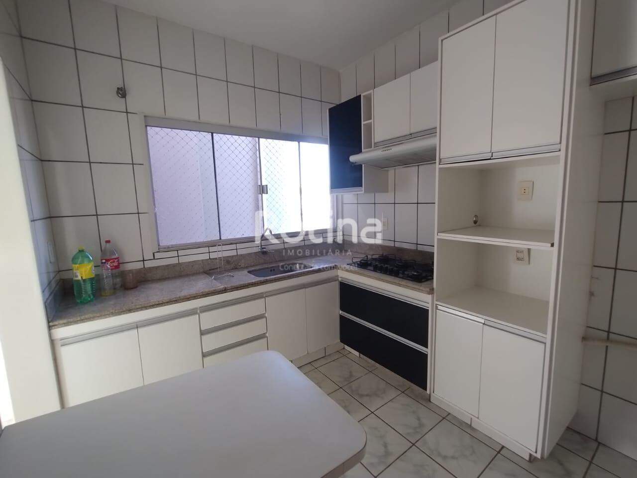 Apartamento para alugar, 3 quartos em Uberlândia no bairro Martins no valor de R$ 2.200,00 - Rotina Imobiliária: 