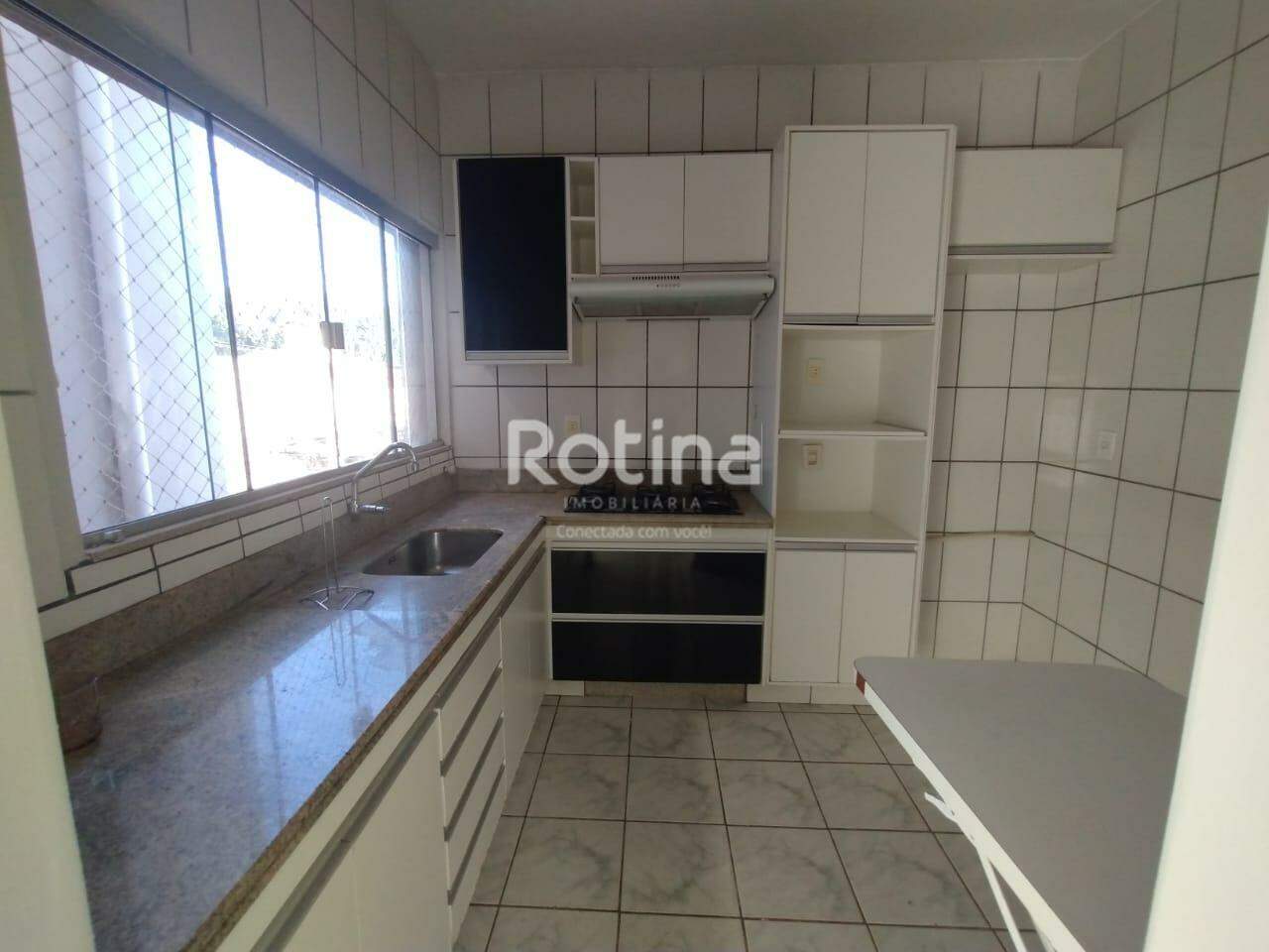 Apartamento para alugar, 3 quartos em Uberlândia no bairro Martins no valor de R$ 2.200,00 - Rotina Imobiliária: 