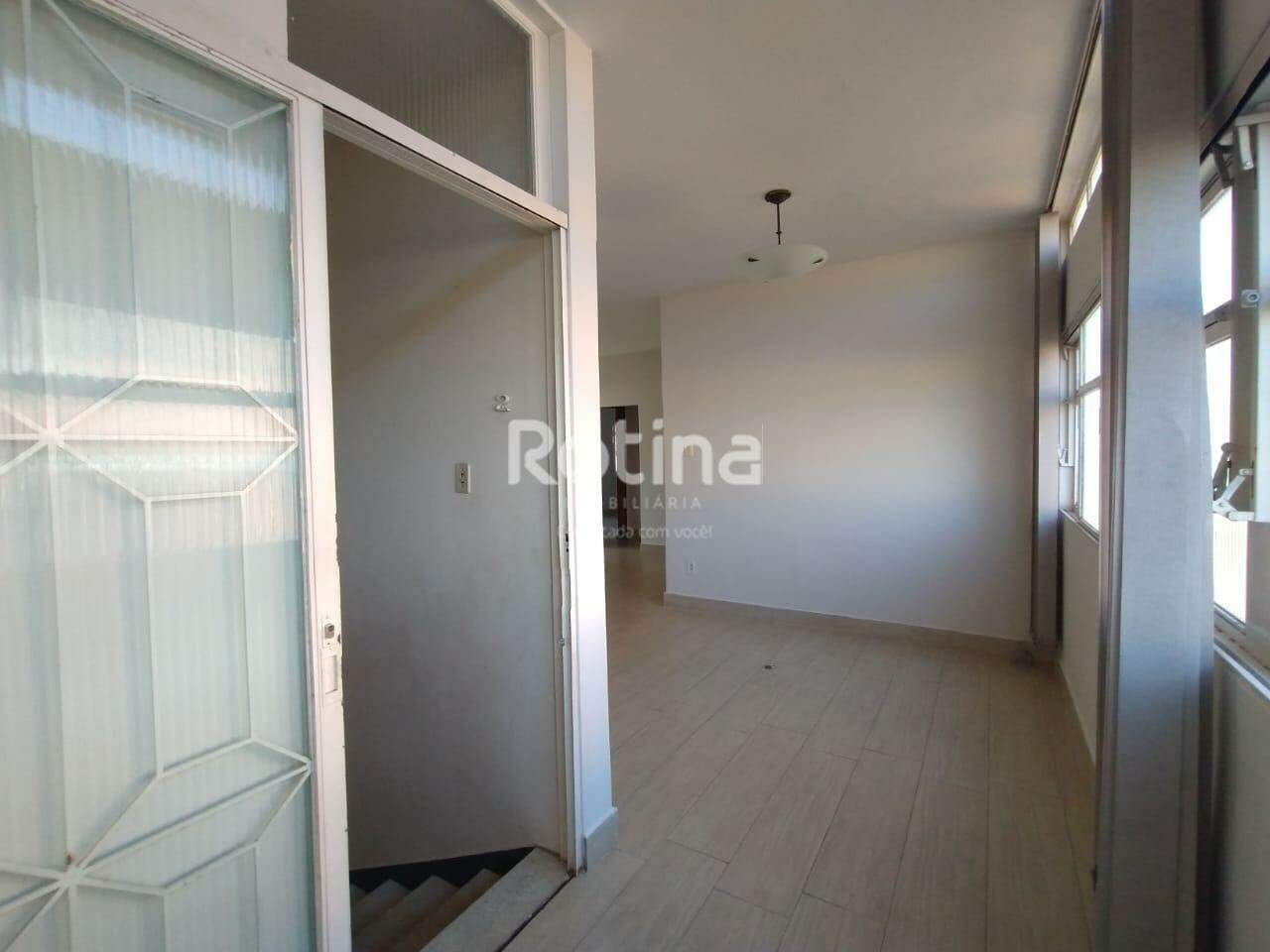 Apartamento para alugar, 3 quartos em Uberlândia no bairro Martins no valor de R$ 2.200,00 - Rotina Imobiliária: 