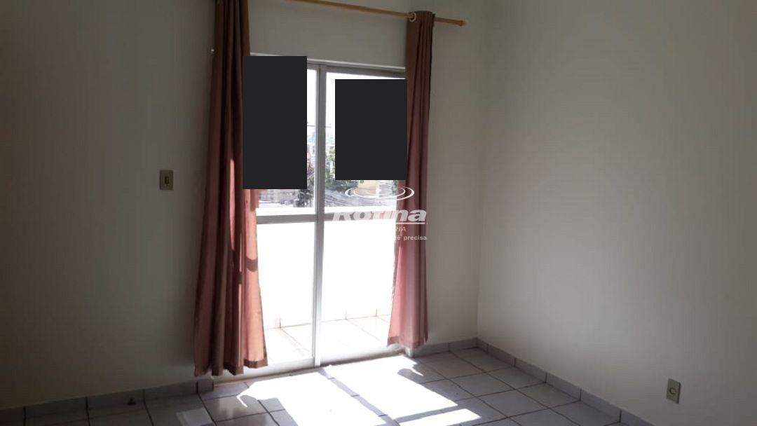 Apartamento para alugar, 3 quartos em Uberlândia no bairro Santa Mônica no valor de R$ 2.000,00 - Rotina Imobiliária: 