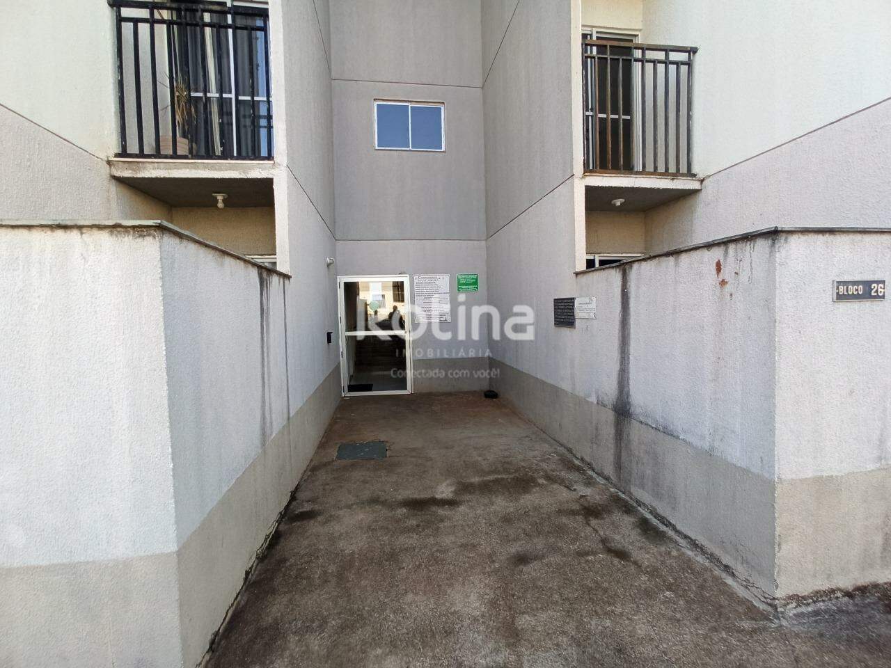 Apartamento para alugar, 2 quartos em Uberlândia no bairro Mansour no valor de R$ 850,00 - Rotina Imobiliária: 