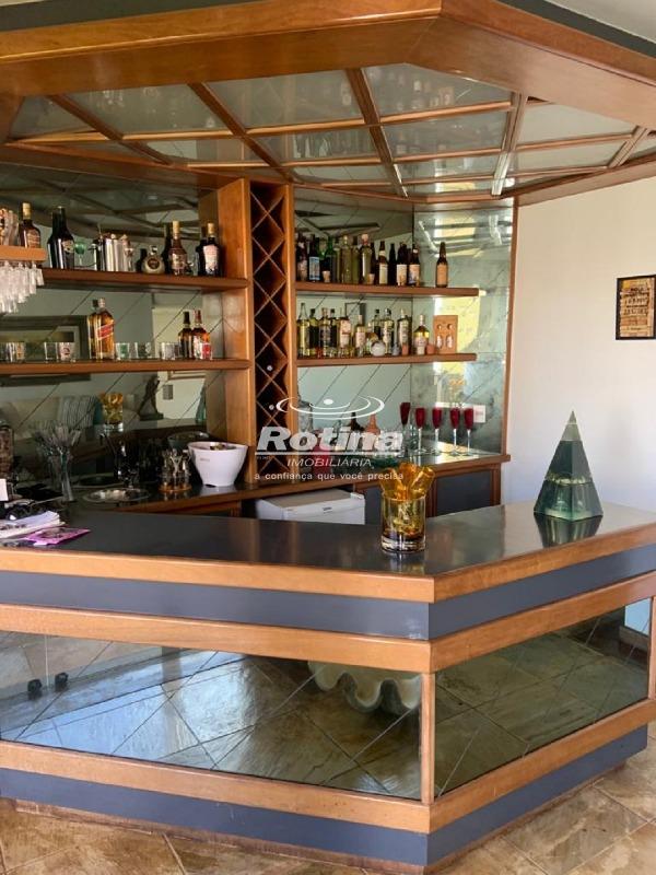 Apartamento à venda, 4 quartos em Uberlândia no bairro Fundinho no valor de R$ 1.300.000,00 - Rotina Imobiliária: 