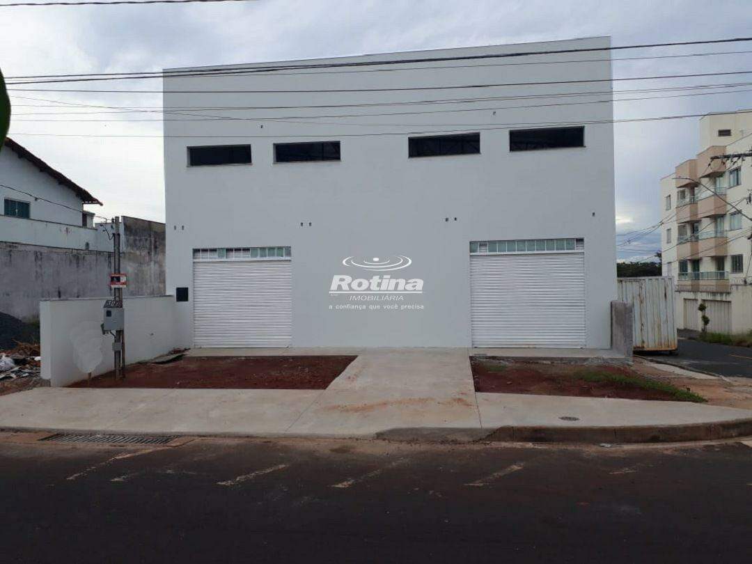 Galpão para alugar, em Uberlândia no bairro Laranjeiras no valor de R$ 7.000,00 - Rotina Imobiliária: 