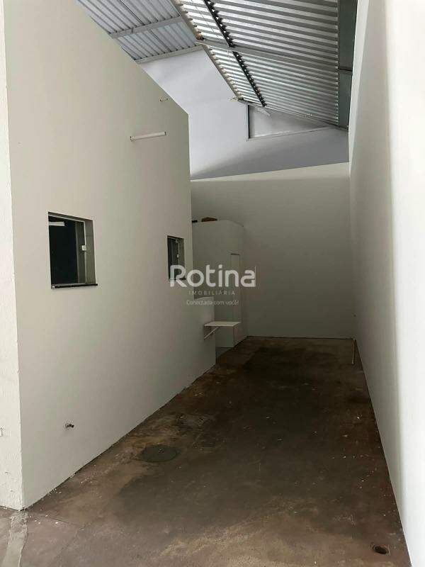 Galpão para alugar, em Uberlândia no bairro Laranjeiras no valor de R$ 7.000,00 - Rotina Imobiliária: 
