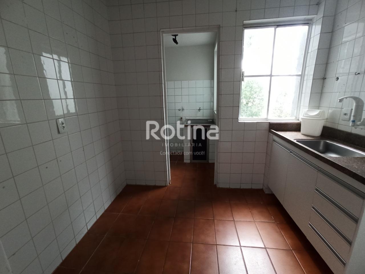 Apartamento para alugar, 3 quartos em Uberlândia no bairro Alto Umuarama no valor de R$ 1.300,00 - Rotina Imobiliária: 