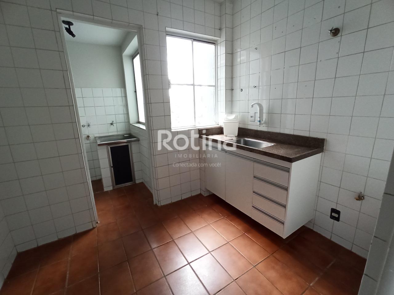 Apartamento para alugar, 3 quartos em Uberlândia no bairro Alto Umuarama no valor de R$ 1.300,00 - Rotina Imobiliária: 