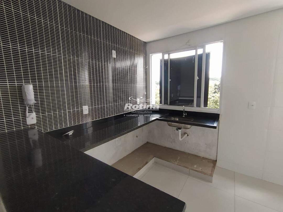 Apartamento para alugar, 2 quartos em Uberlândia no bairro Osvaldo Rezende no valor de R$ 1.600,00 - Rotina Imobiliária: 