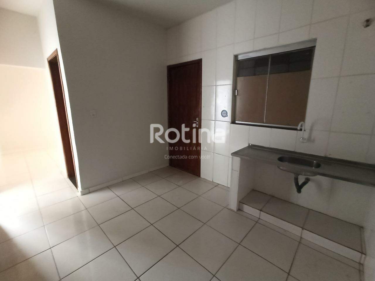 Casa para alugar, 2 quartos em Uberlândia no bairro Martins no valor de R$ 1.400,00 - Rotina Imobiliária: 