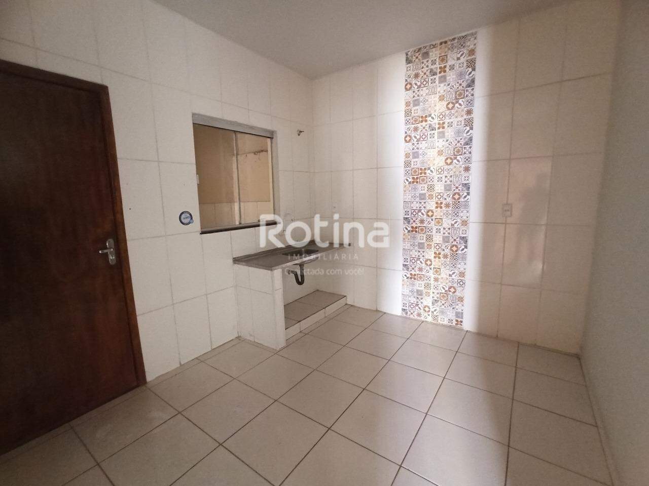Casa para alugar, 2 quartos em Uberlândia no bairro Martins no valor de R$ 1.400,00 - Rotina Imobiliária: 