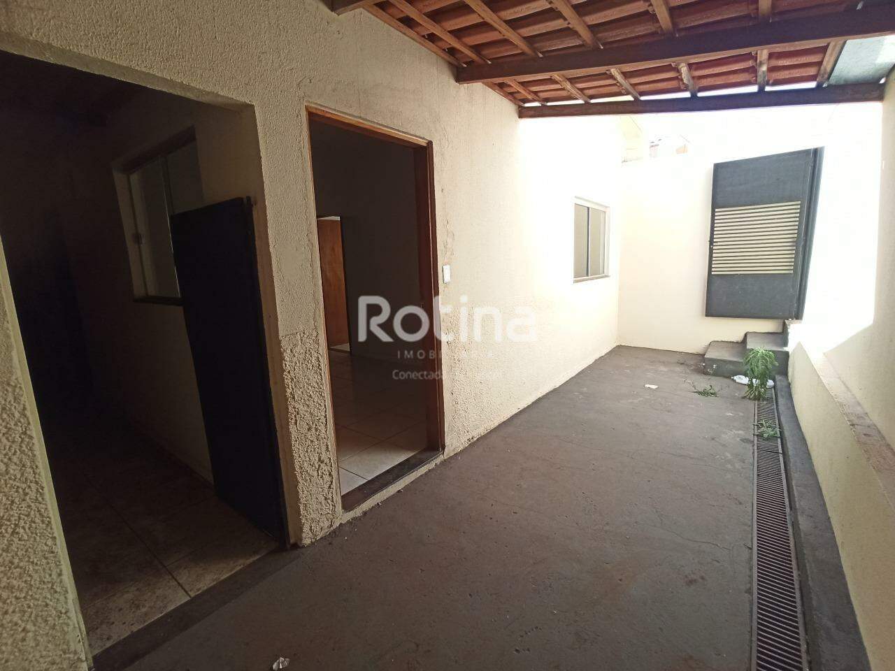 Casa para alugar, 2 quartos em Uberlândia no bairro Martins no valor de R$ 1.400,00 - Rotina Imobiliária: 