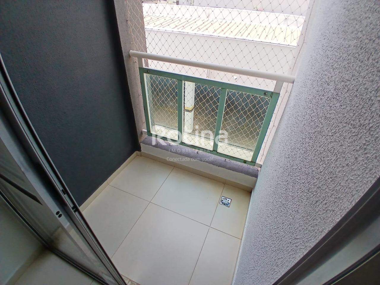 Apartamento para alugar, 3 quartos em Uberlândia no bairro Patrimônio no valor de R$ 2.000,00 - Rotina Imobiliária: 