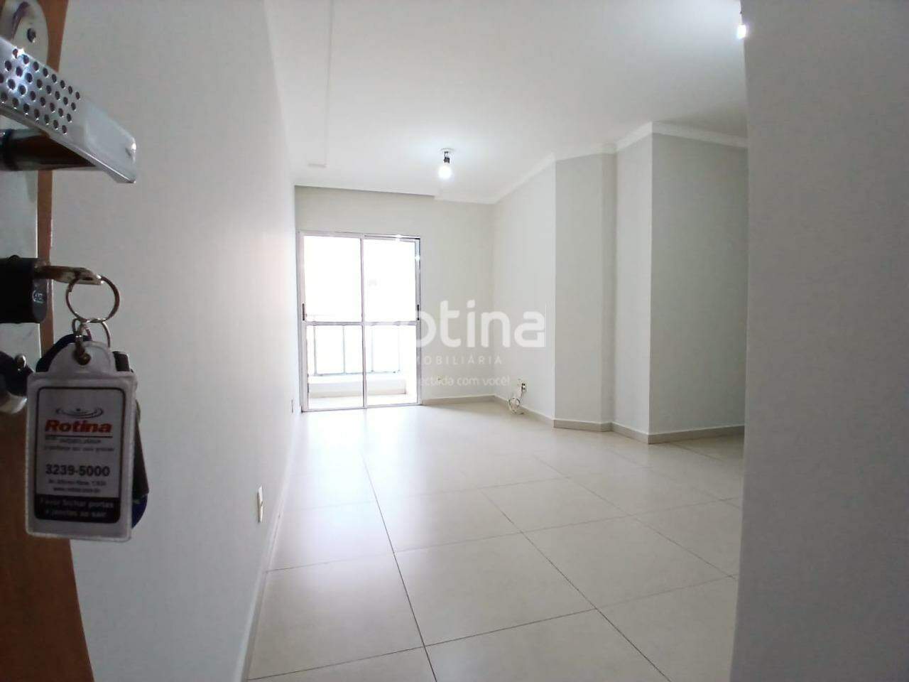 Apartamento para alugar, 3 quartos em Uberlândia no bairro Patrimônio no valor de R$ 2.000,00 - Rotina Imobiliária: 