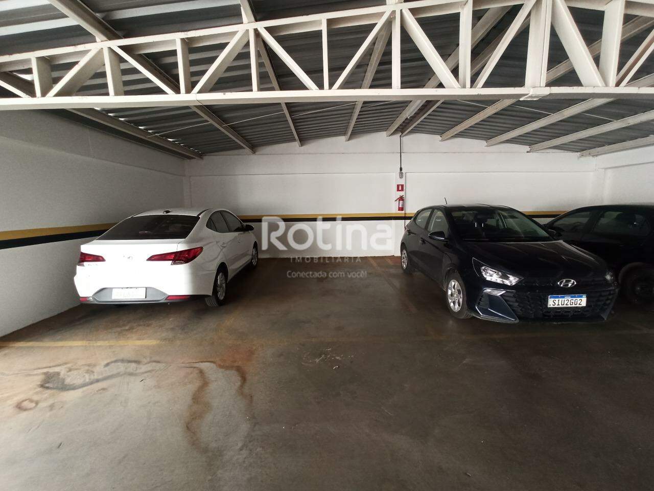 Apartamento para alugar, 3 quartos em Uberlândia no bairro Patrimônio no valor de R$ 2.200,00 - Rotina Imobiliária: 