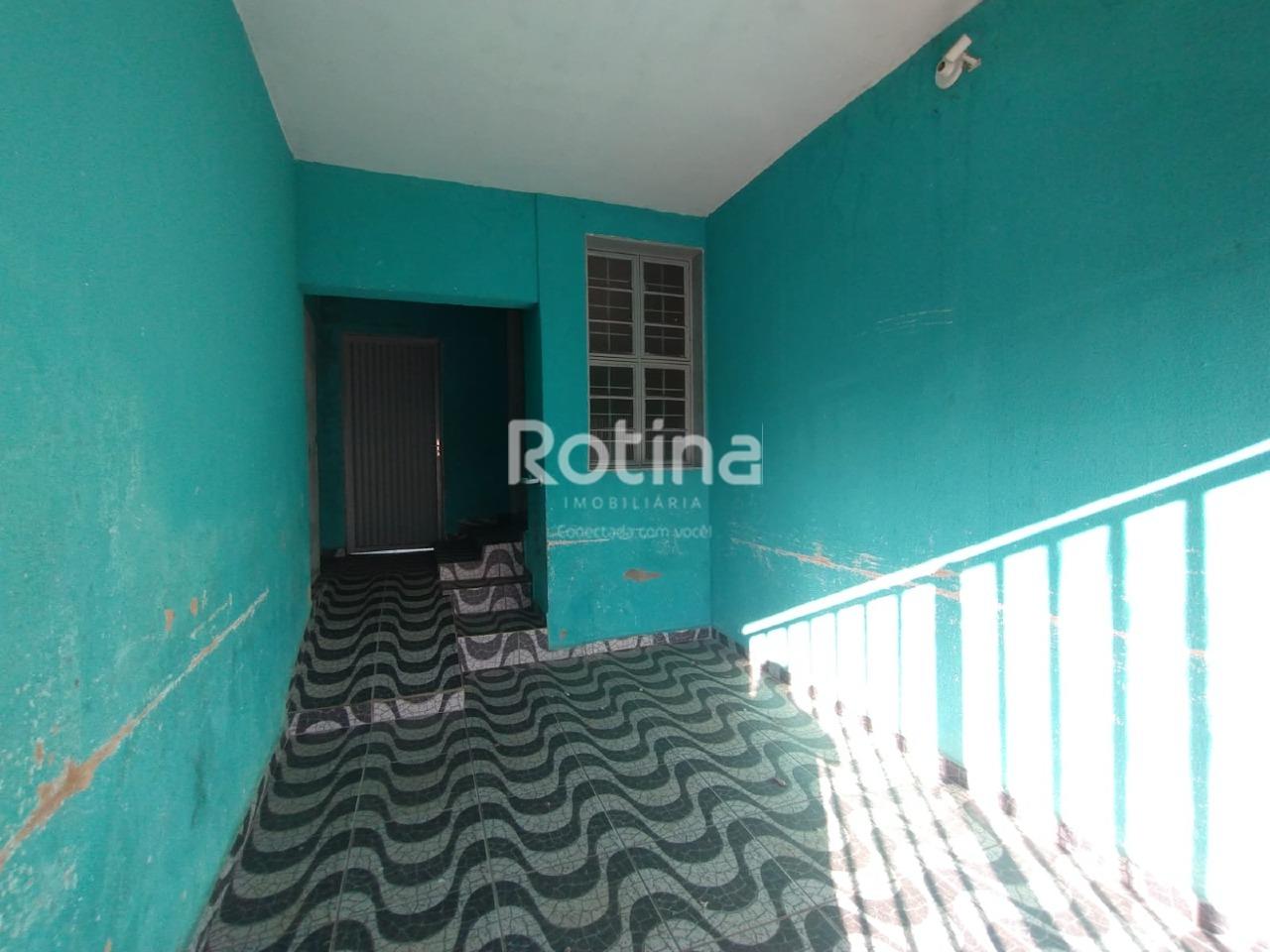 Casa para alugar, 3 quartos em Uberlândia no bairro Bom Jesus no valor de R$ 1.900,00 - Rotina Imobiliária: 