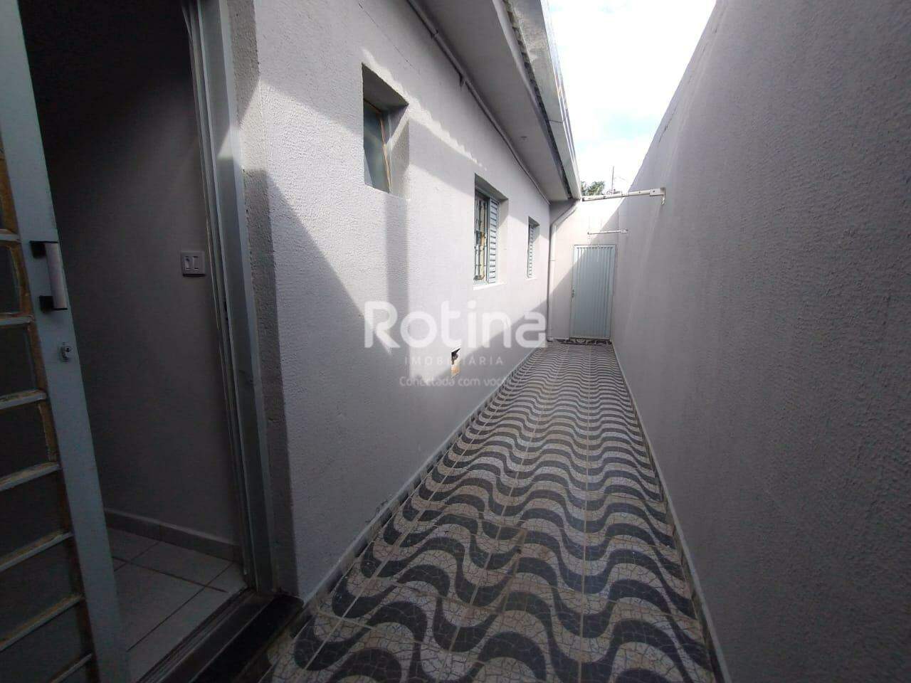 Casa para alugar, 3 quartos em Uberlândia no bairro Bom Jesus no valor de R$ 1.790,00 - Rotina Imobiliária: 