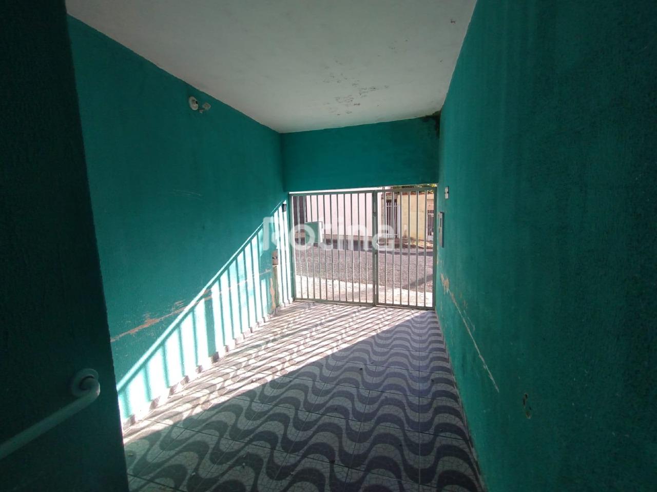 Casa para alugar, 3 quartos em Uberlândia no bairro Bom Jesus no valor de R$ 1.900,00 - Rotina Imobiliária: 