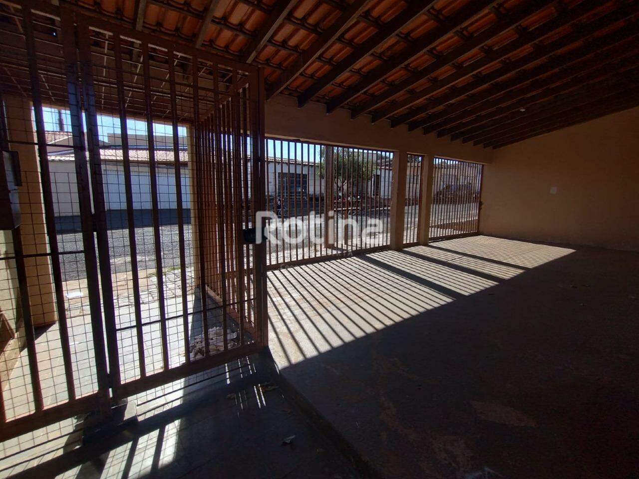 Casa para alugar, 3 quartos em Uberlândia no bairro Presidente Roosevelt no valor de R$ 1.650,00 - Rotina Imobiliária: 