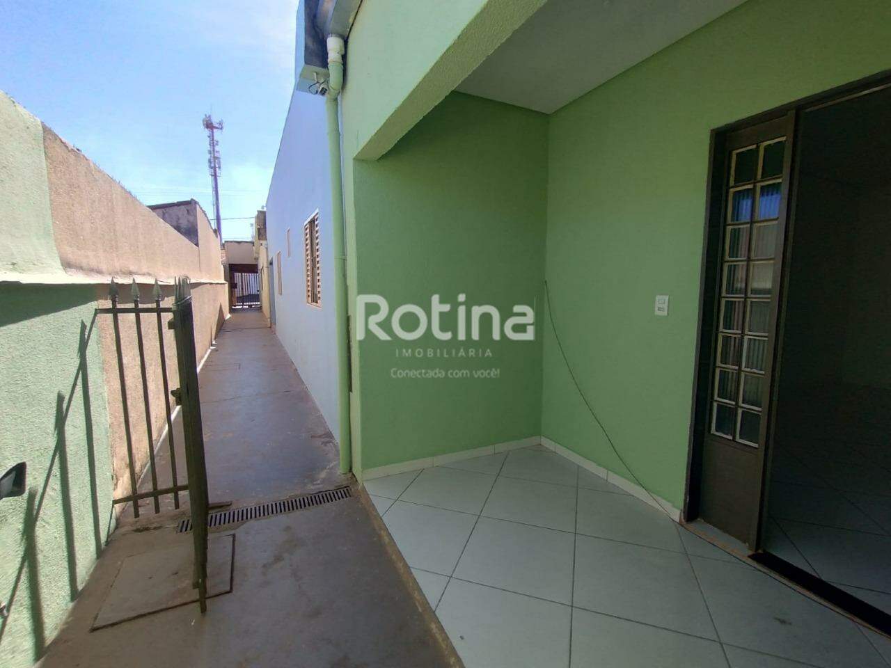 Casa para alugar, 3 quartos em Uberlândia no bairro Presidente Roosevelt no valor de R$ 1.650,00 - Rotina Imobiliária: 