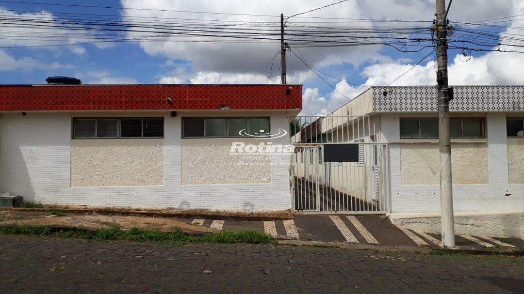 Casa para alugar, 2 quartos em Uberlândia no bairro Presidente Roosevelt no valor de R$ 800,00 - Rotina Imobiliária: 