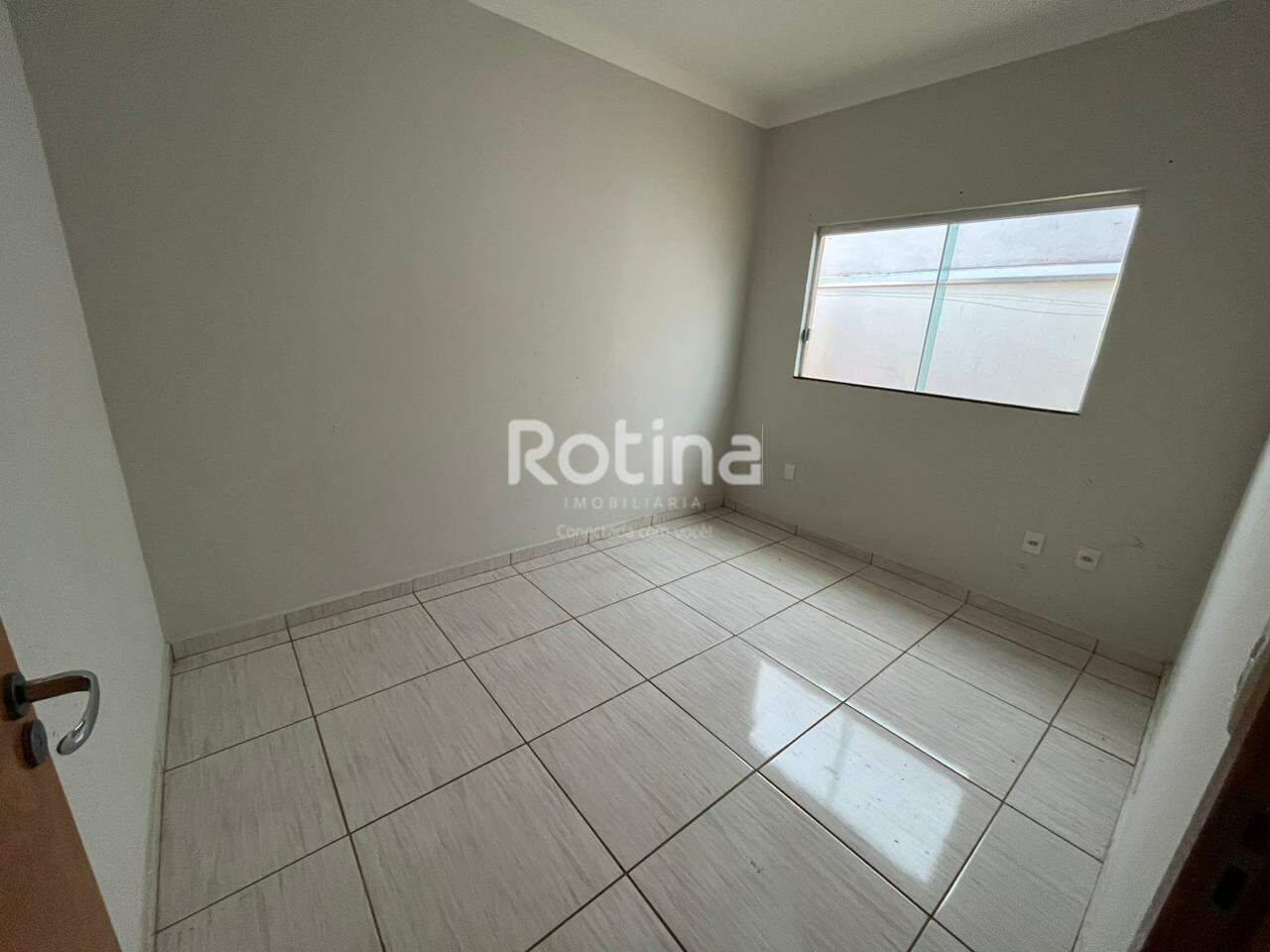 Casa para alugar, 2 quartos em Uberlândia no bairro Shopping Park no valor de R$ 1.350,00 - Rotina Imobiliária: 