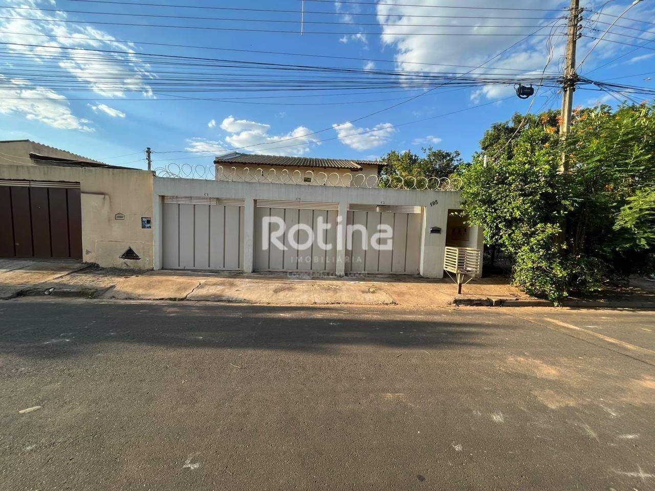 Casa para alugar, 2 quartos em Uberlândia no bairro Shopping Park no valor de R$ 1.350,00 - Rotina Imobiliária: 