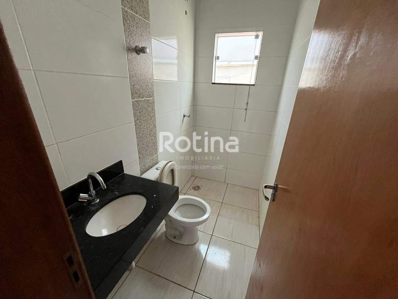 Casa para alugar, 2 quartos em Uberlândia no bairro Shopping Park no valor de R$ 1.350,00 - Rotina Imobiliária: 