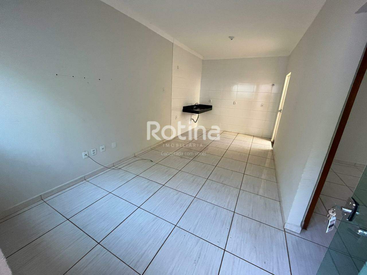 Casa para alugar, 2 quartos em Uberlândia no bairro Shopping Park no valor de R$ 1.350,00 - Rotina Imobiliária: 