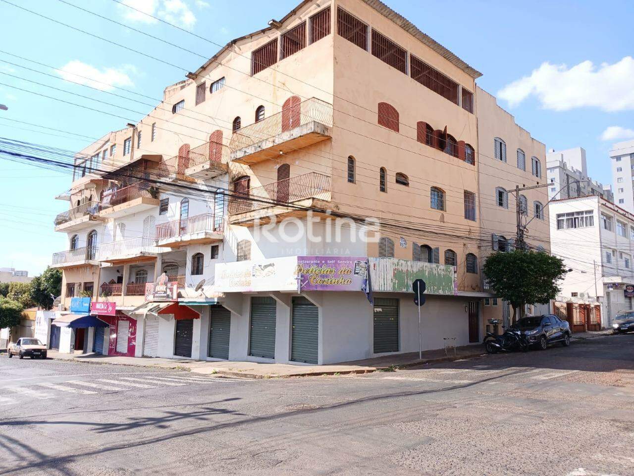 Apartamento para alugar, 2 quartos em Uberlândia no bairro Martins no valor de R$ 1.000,00 - Rotina Imobiliária: 