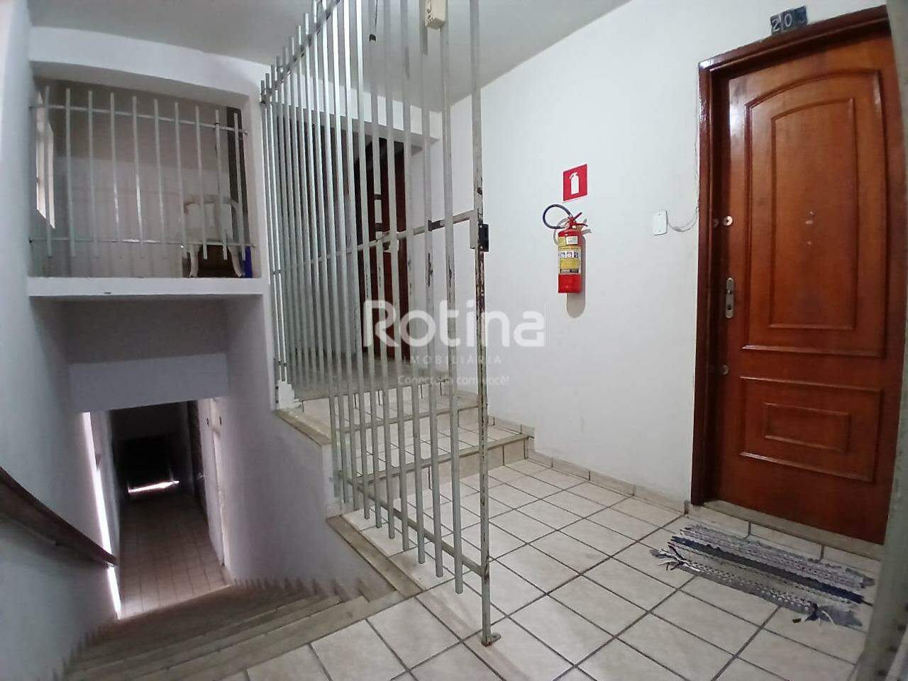 Apartamento para alugar, 2 quartos em Uberlândia no bairro Martins no valor de R$ 1.000,00 - Rotina Imobiliária: 