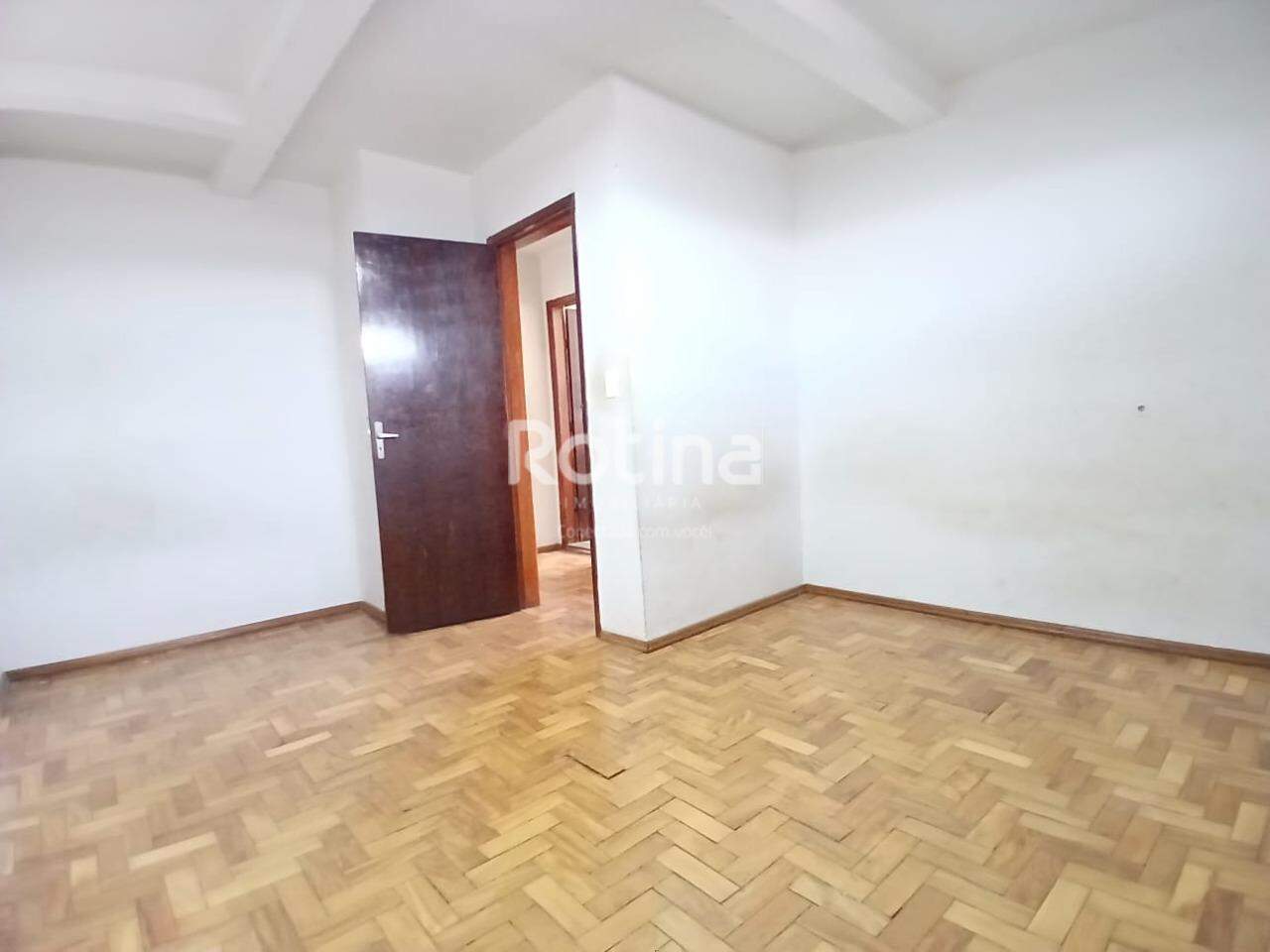Apartamento para alugar, 2 quartos em Uberlândia no bairro Martins no valor de R$ 1.000,00 - Rotina Imobiliária: 