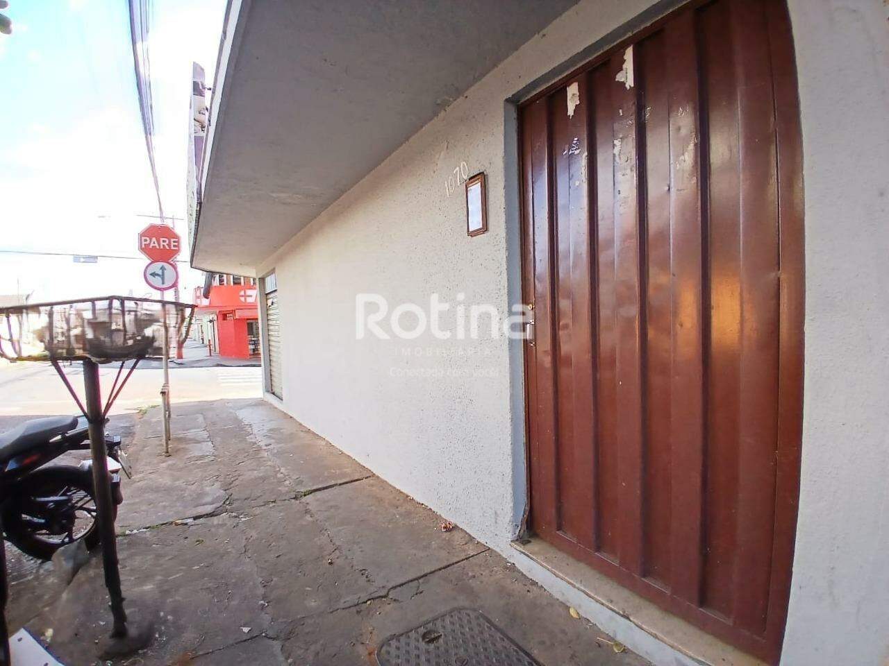 Apartamento para alugar, 2 quartos em Uberlândia no bairro Martins no valor de R$ 1.000,00 - Rotina Imobiliária: 