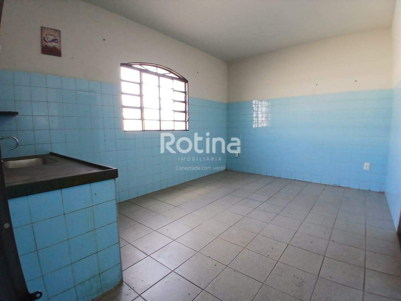 Apartamento para alugar, 2 quartos em Uberlândia no bairro Martins no valor de R$ 1.000,00 - Rotina Imobiliária: 