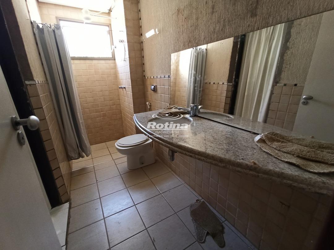 Apartamento para alugar, 4 quartos em Uberlândia no bairro Santa Maria no valor de R$ 2.500,00 - Rotina Imobiliária: 