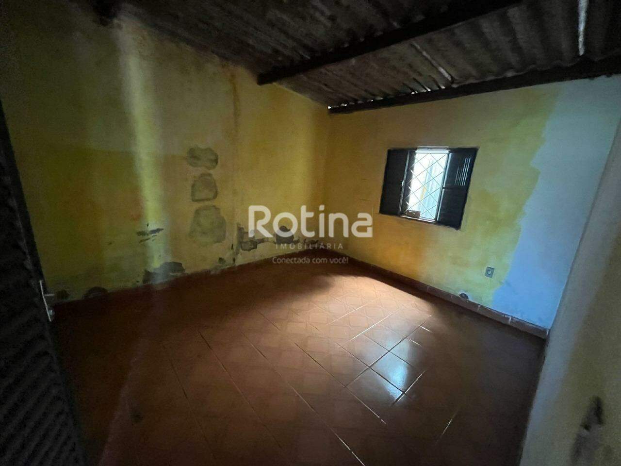 Chacara para alugar, 3 quartos em Uberlândia no bairro Morada dos Pássaros no valor de R$ 2.000,00 - Rotina Imobiliária: 