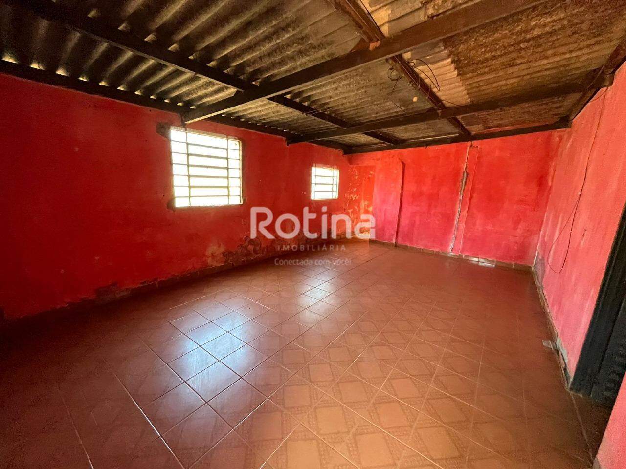 Chacara para alugar, 3 quartos em Uberlândia no bairro Morada dos Pássaros no valor de R$ 2.000,00 - Rotina Imobiliária: 