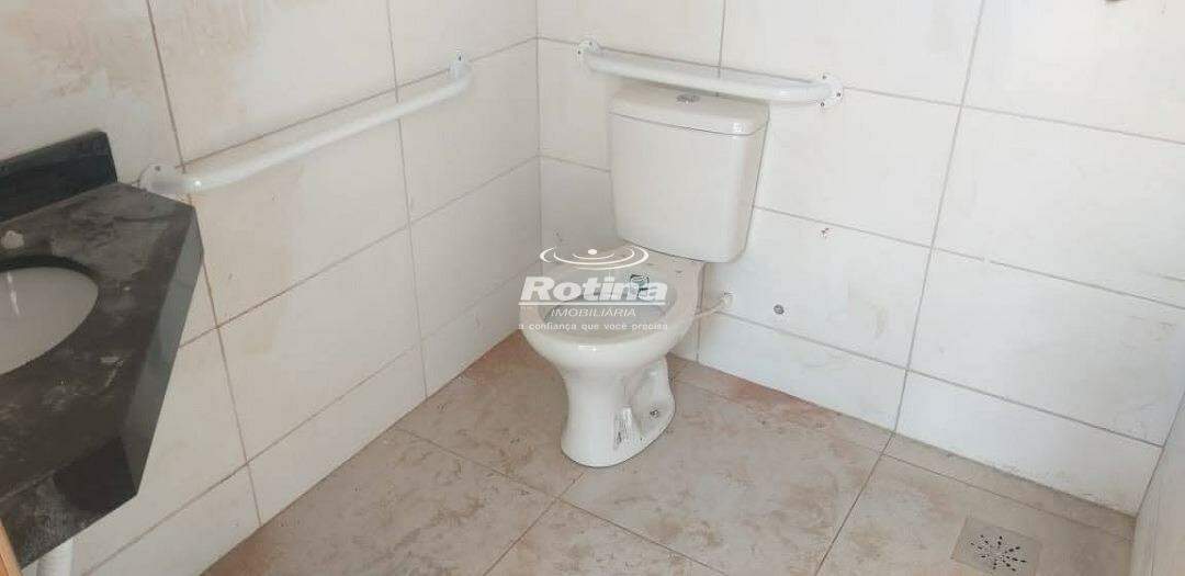 Loja para alugar, em Uberlândia no bairro Presidente Roosevelt no valor de R$ 2.400,00 - Rotina Imobiliária: 
