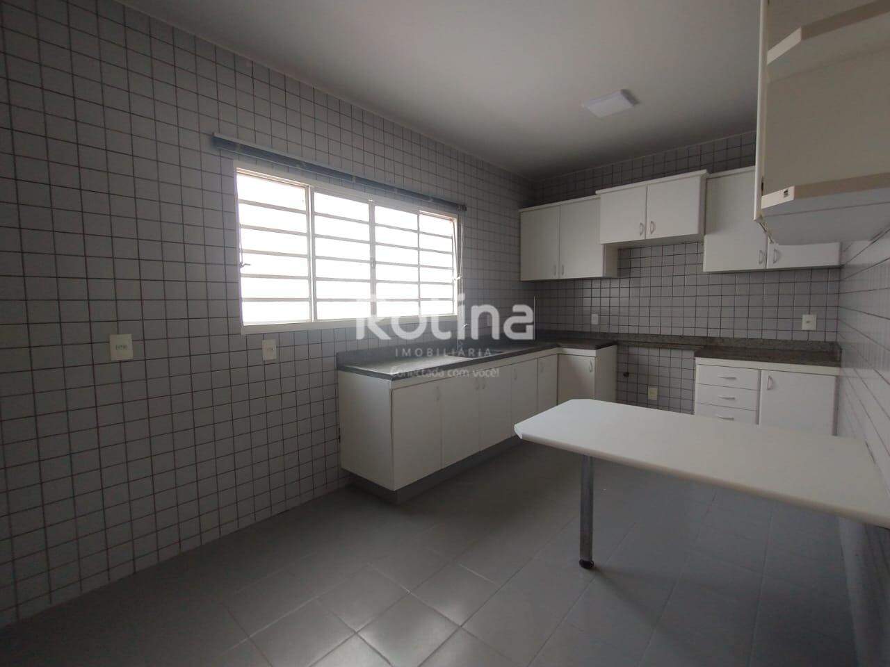 Casa para alugar, 3 quartos em Uberlândia no bairro Morada da Colina no valor de R$ 5.500,00 - Rotina Imobiliária: 