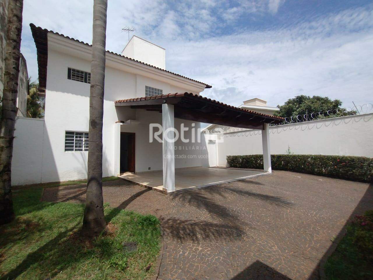 Casa para alugar, 3 quartos em Uberlândia no bairro Morada da Colina no valor de R$ 5.500,00 - Rotina Imobiliária: 