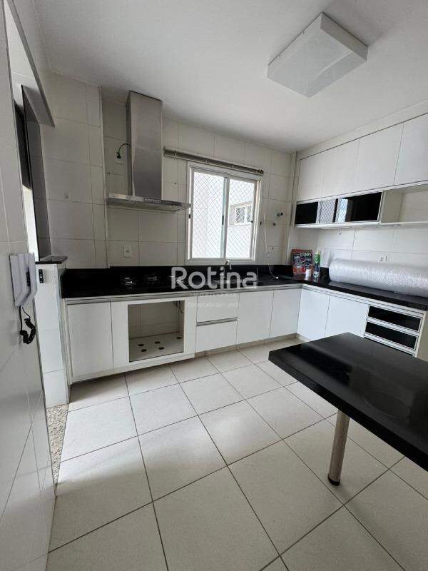 Apartamento para alugar, 3 quartos em Uberlândia no bairro Santa Maria no valor de R$ 3.200,00 - Rotina Imobiliária: 